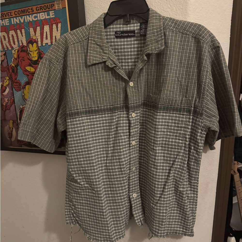 No Boundaries Green Casual Button Down Shirt